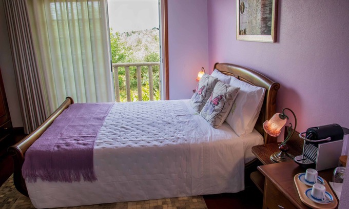 Macedo de Cavaleiros Apartment | Room 'Quarto Matos' with Mountain View, Wi-Fi and Air Conditioning