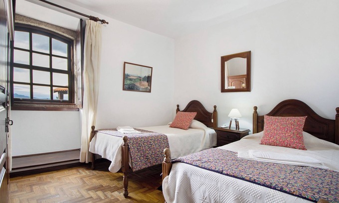 Soajo Apartment | Room 'Quarto 1 - Casa Do Adro' with Mountain View, Wi-Fi and Air Conditioning