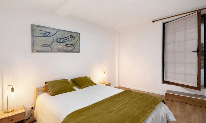 Coimbra Apartment | Room 'Quarto 2 Rc - Quinta Df' with Mountain View, Wi-Fi and Air Conditioning