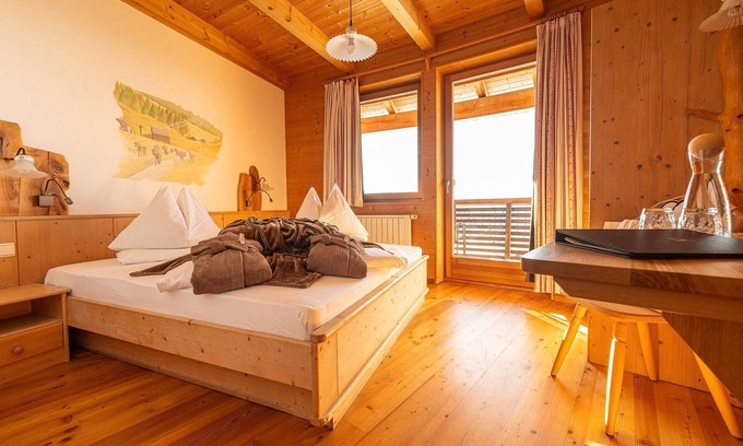 Bressanone Apartment | Room 'Rossalm Panoramic Room 3' with Shared Terrace, Shared Garden and Wi-Fi