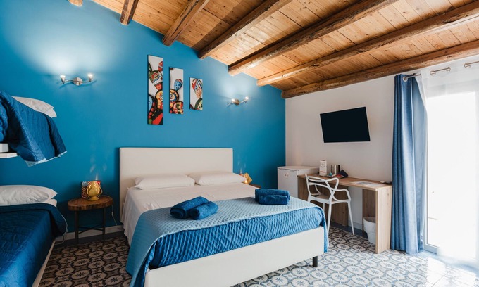 Montallegro Apartment | Room 'Vista Mare' with Balcony, Wi-Fi and Air Conditioning