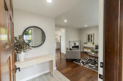 Parkland House | Room with 2 Twin Beds in Tacoma