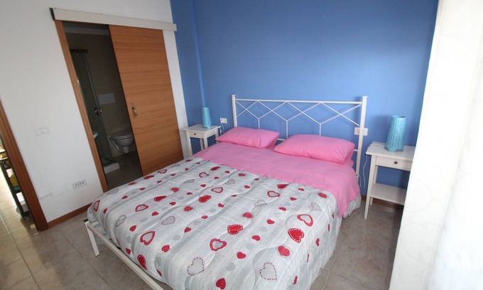 Lido Riccio House | Room 'Zenith' with Mountain View, Wi-Fi, and Air Conditioning