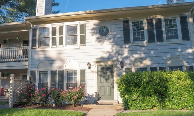 Germantown Condo | Roomy 2BR/2BA + Loft & Balcony in Germantown