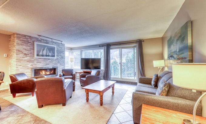 The Blue Mountains Condo | Roomy, mountain-side condo at Cachet Crossing - near skiing