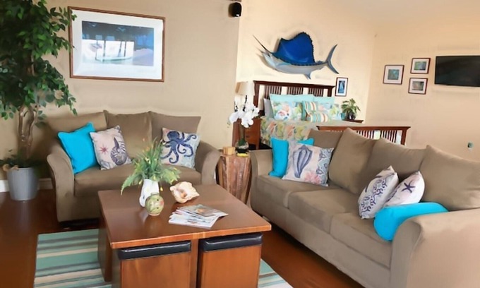 Bay Park Apartment | Roomy, Quaint, Studio Loft w/Bay View - Central SD Location