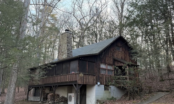 Petersburg Cabin | Roomy, Rustic Cabin-4BR, Modern Amenities-Rothrock St Forest near State College