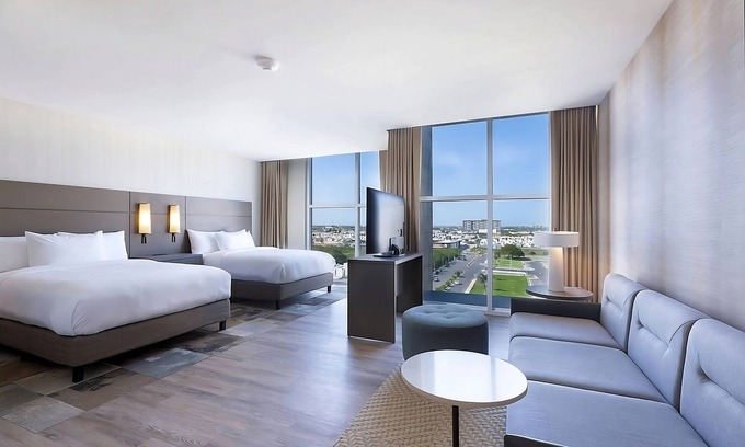 Xcumpich Hotel | Roomy Stay l Residence Inn l 2 Studio Queens Near Shopping & Dining