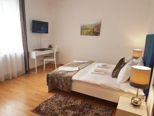 Three Oaks House | RORO Residence - 2 apartamente într-o vilă central