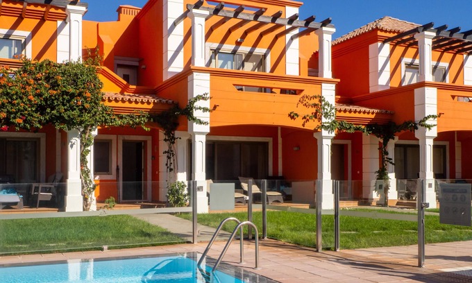 Luz de Tavira House | Rose House - Free Wifi - Pool -private parking