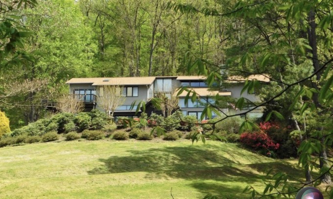 Roseland Cabin | Roseland, VA. Private mountain retreat on 63 acres.
