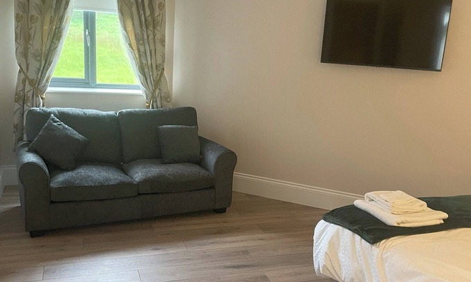 Drumkeen Apartment | Rosie's Bar Apartment -