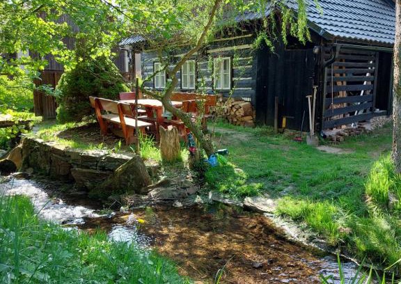 Vyprachtice Ski Chalet | Roubenka u potoka Výprachtice