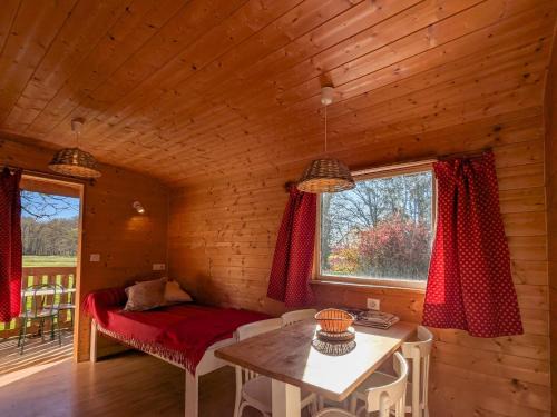 Mouhers House | *Roulotte cosy avec piscine, pétanque et jardin près de la maison de George Sand* - FR-1-591-77