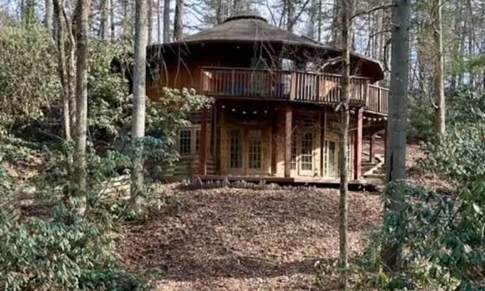 Valley Hill House | ROUNDHOUSE in the trees, deck, grill, fireplace, creek, dog Friendly, game room
