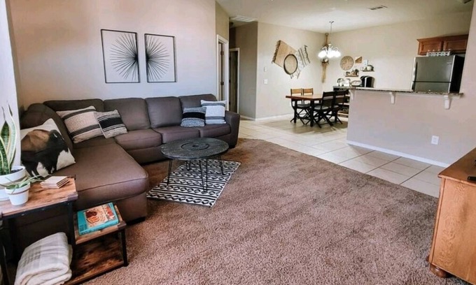 Yukon House | Route 66 R&R – 3 bedroom home right off Historic Route 66