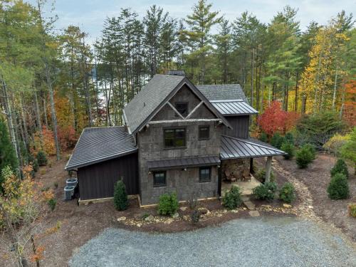 Nebo House | Row House Lakefront Luxury, Gas Grill, Fire Pit & Private Dock on Lake!