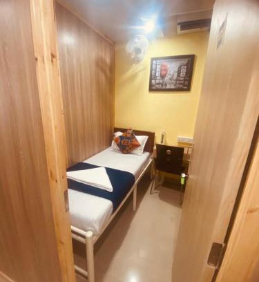 Marol Bed & Breakfast | Royal Cabin Stay
