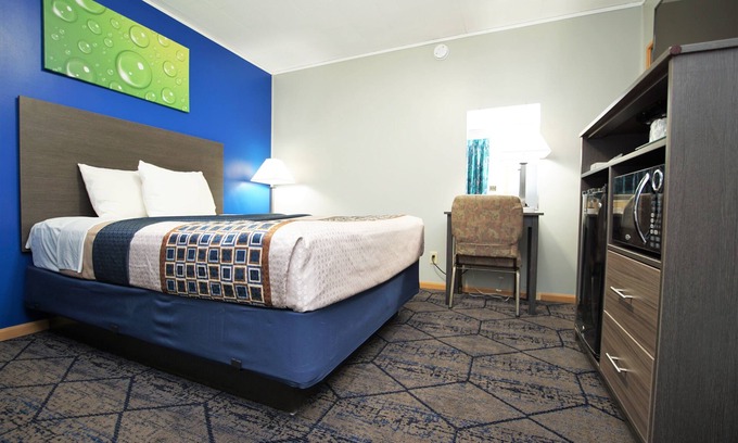 Hudson Hotel | Royal Inn - Hudson I-94