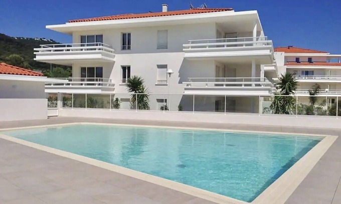 Carqueiranne Apartment | Royal Rivage Appt T2 - Swimming pool - 200m from the sea