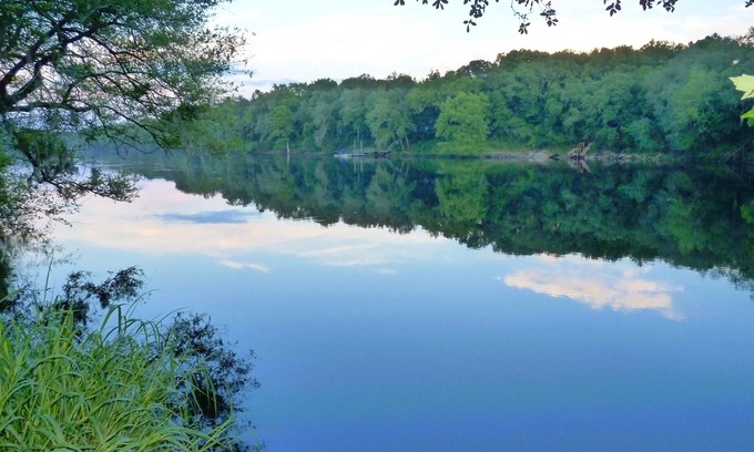 O Brien House | Royal Springs Riverfront Retreat on 3 acres, kayak/canoe, boat ramp, huge decks!
