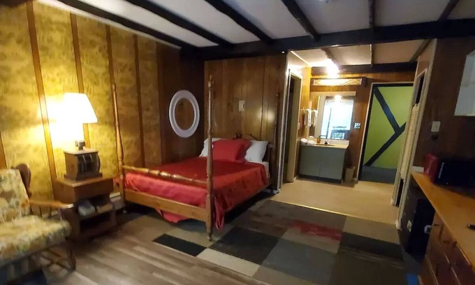 Gouldsboro House | Royal Studio Suite