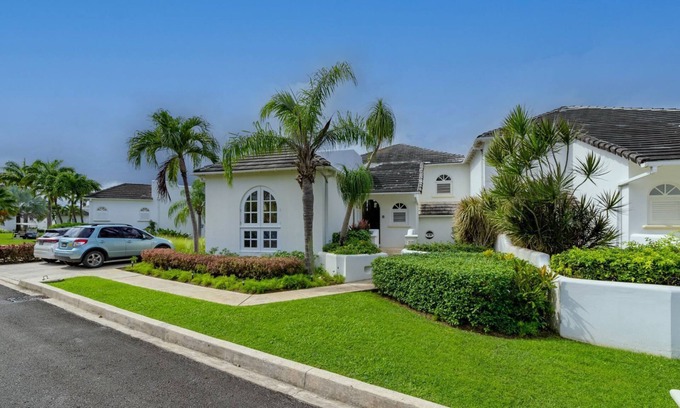 Westmoreland Villa | Royal Villa No 8 - an oversea that sleeps 6 guests in 3 bedrooms