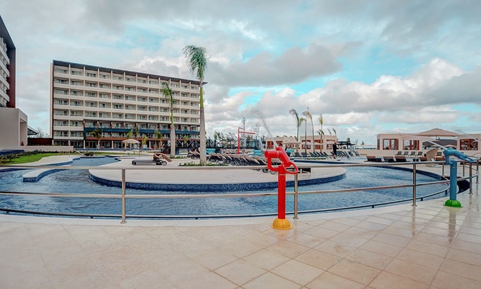 Falmouth Hotel | Royalton Blue Waters Montego Bay, An Autograph Collection All Inclusive Resort