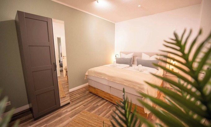 Magdeburg Apartment | RR | NEW | Spacious Apt 2-67 m²| Parking | Central