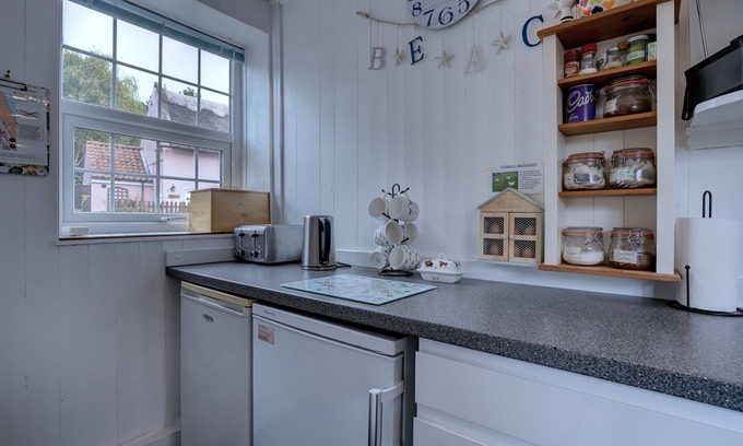 Winterton-on-Sea Apartment | Ruby Gem by East Ruston Cottages, Winterton