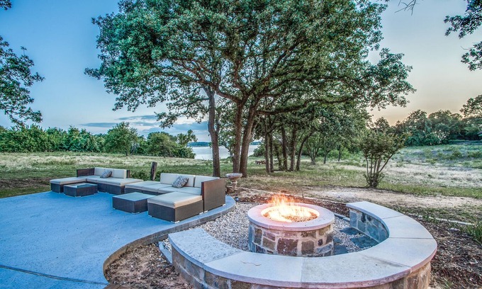 Flower Mound House | Rufuge at the Lake . Relax and escape the day-to-day while visiting DFW!