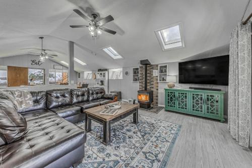 Ruidoso Downs House | Ruidoso Retreat with Mtn Views about 20 Mi to Ski Apache