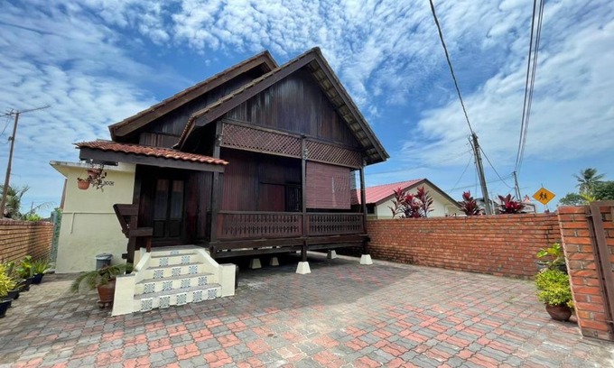 Pernu House | Rumah Rehat Anjung Melayu Muslim