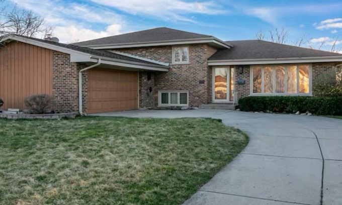 Addison House | Rumble In the JunglenCharming 3-bedroom house in nice Addison with AC, WiFi