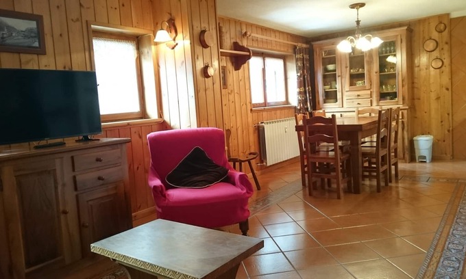 Valtournenche Apartment | Rumpus room warm and cozy
