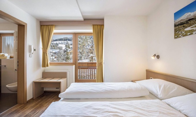 Mareo Apartment | Runcac - Holiday Apartment Salt with Mountain View, Wi-Fi & Balcony