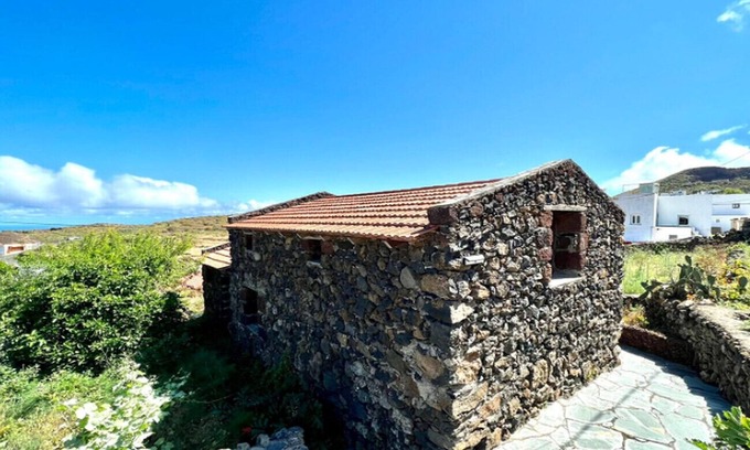 Mocanal Cottage | Rural house with BBQ loft and beautiful views