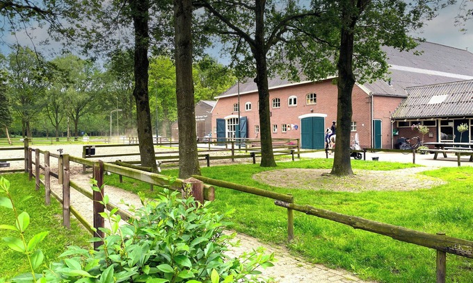 Municipality of Veendam House | Rural luxury near riding stables with jacuzzi