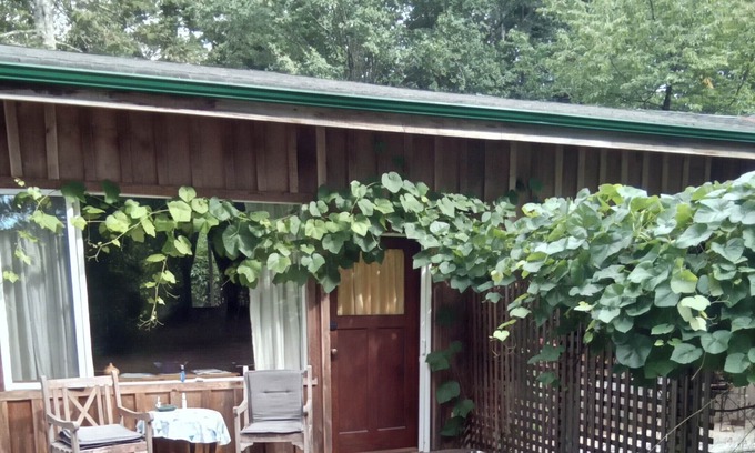 Regional District of Nanaimo Cottage | Rural setting, semi- detached suite , amenities close by