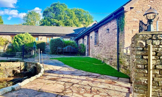 Usk House | RURAL stone barn with Log Burner, tranquil setting