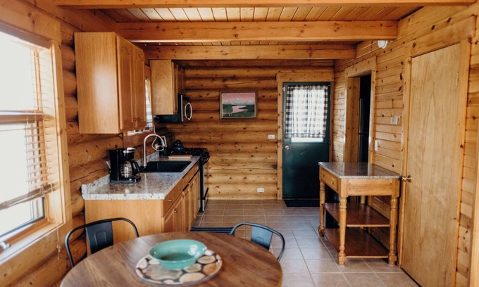 Wasilla Cabin | Rustic and Warm Alaskan Log Cabin!