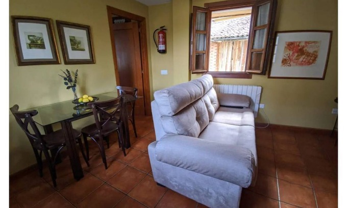 La Portilla Apartment | Rustic apartment next to the Museum