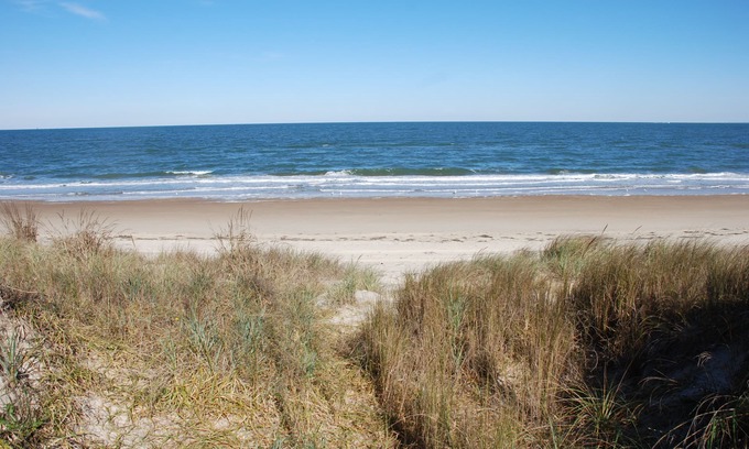 Bayview Cottage | Rustic Beach Front Apartment - Cozy, Rustic and On the Beach! - 2 BR/1 Bath