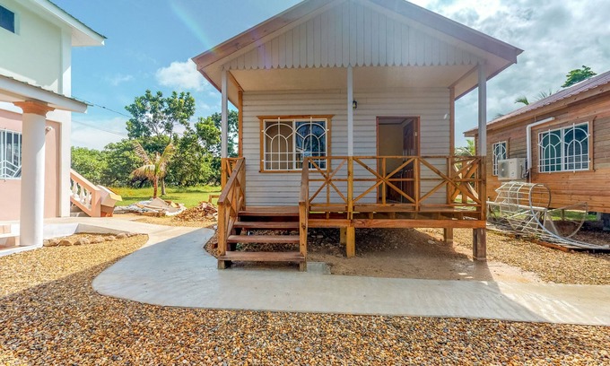 Dangriga Cabin | Rustic Belize cabin, nature-lovers cabin, eco-cabin Dangriga