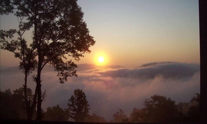 Skyland Apartment | Rustic Cabin, Appalachian Elegance, Rural But Close