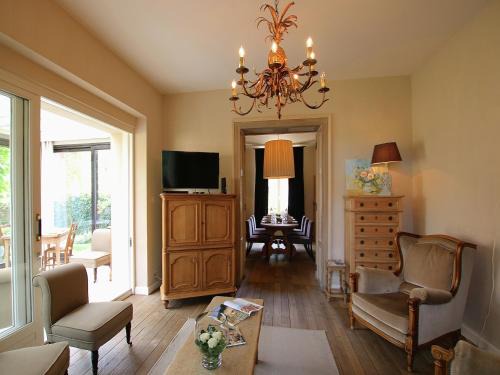 Latour House | Rustic Charm, Modern Comfort, cleaning included