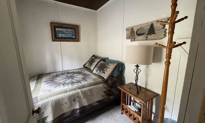Hartsel Cabin | Rustic & Charming 2 bedroom fishing cabin in the Heart of Colorado