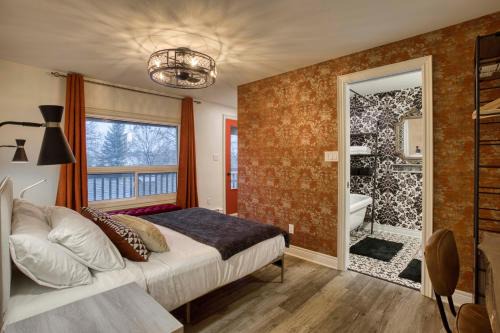 Lincoln Apartment | Rustic Elegant Stays in Niagara Benchlands
