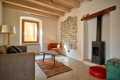 Brenzone sul Garda Apartment | Rustic Family Friendly House