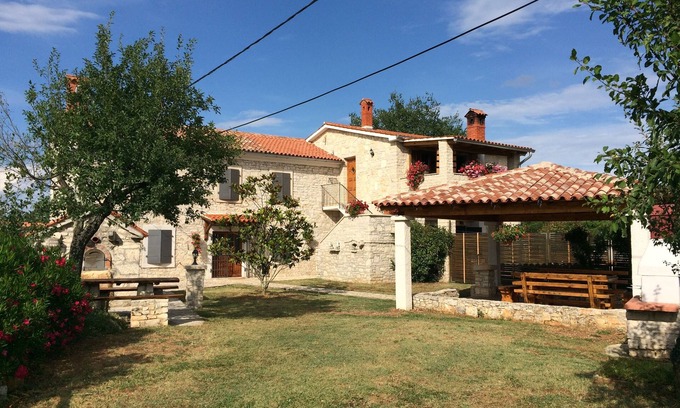 Jursici House | Rustic farmhouse surrounded by the greenery of the large and spacious garden . with swimming pool